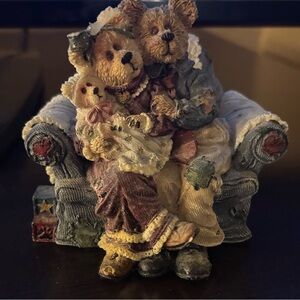 Charming Bear Family Figurine - Multicolor